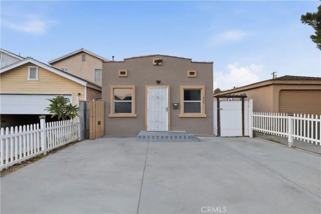 233 E Louise Street, Long Beach, CA 90805
