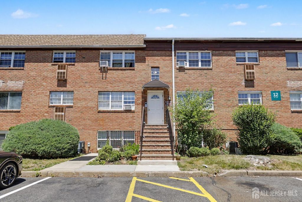 288 College Drive, Edison, NJ 08817