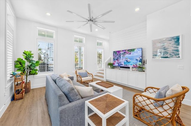 160 Tailwind Dr F, Port Aransas, TX 78373
