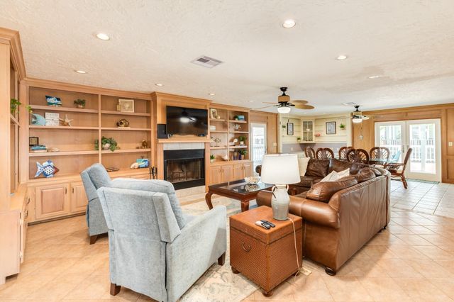 247 Schooner Drive, Freeport, TX 77541