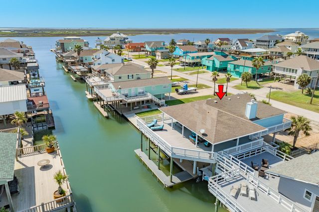 247 Schooner Drive, Freeport, TX 77541