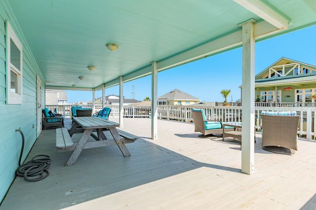 247 Schooner Drive, Freeport, TX 77541