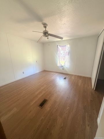 23318 CAT CV, San Antonio, TX 78264