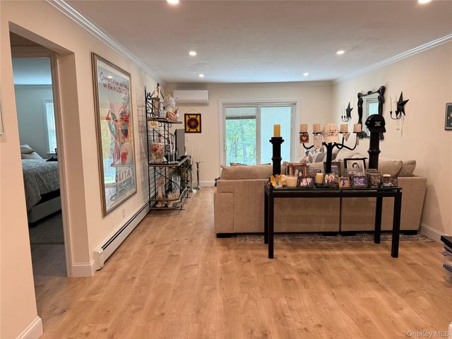 12 Harbour Lane 8A, Oyster Bay, NY 11771