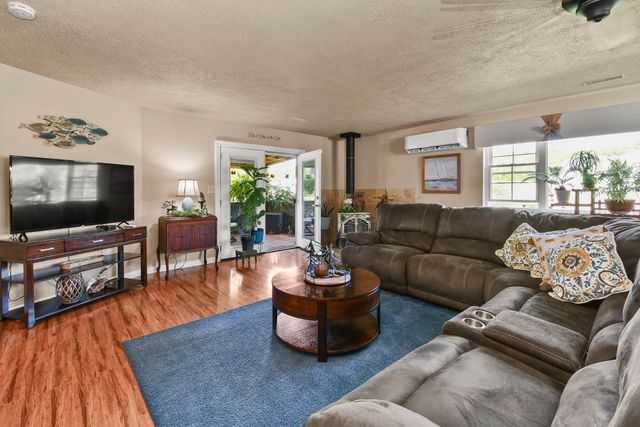 3041 Longbend Road, Galena, MO 65656