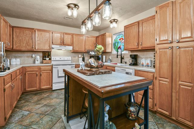 3041 Longbend Road, Galena, MO 65656