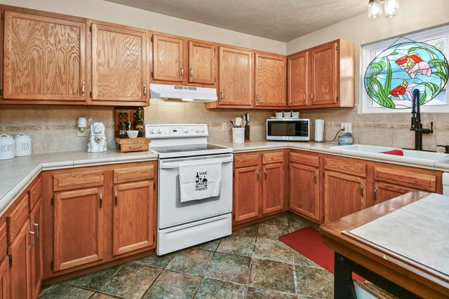 3041 Longbend Road, Galena, MO 65656