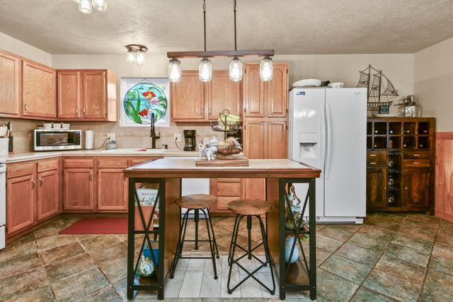 3041 Longbend Road, Galena, MO 65656