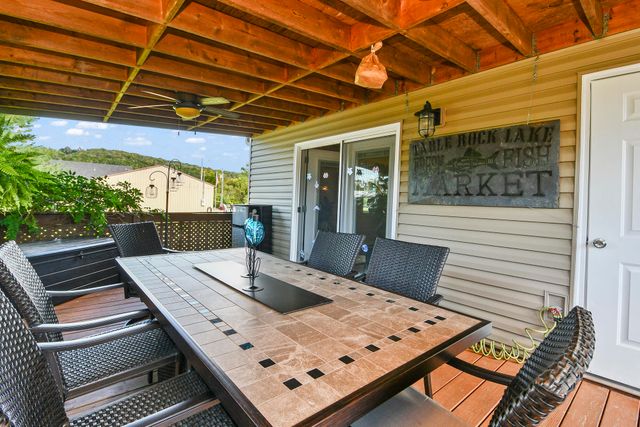 3041 Longbend Road, Galena, MO 65656