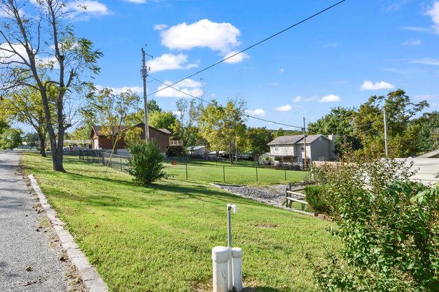 3041 Longbend Road, Galena, MO 65656