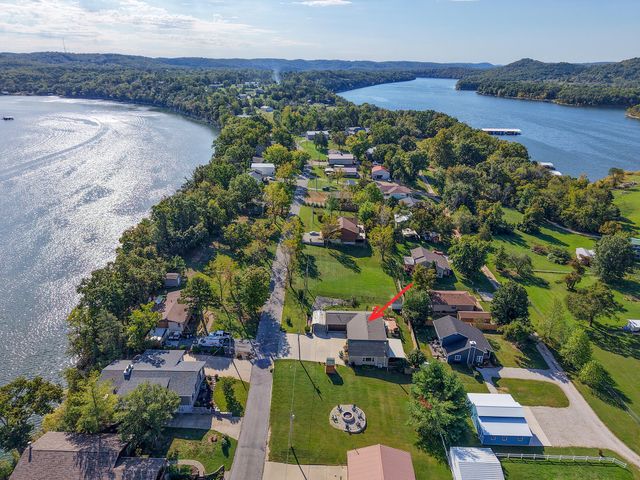 3041 Longbend Road, Galena, MO 65656