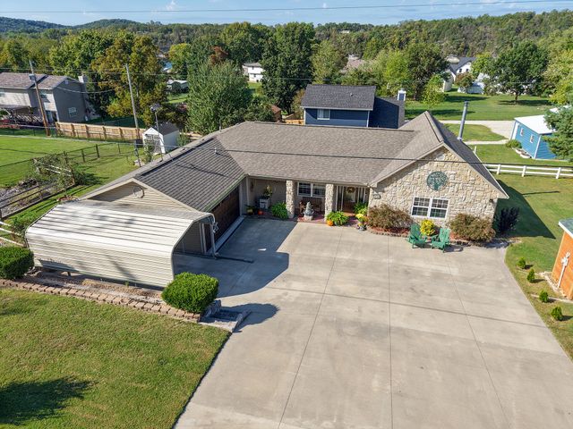 3041 Longbend Road, Galena, MO 65656
