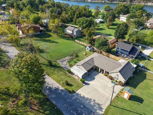 3041 Longbend Road, Galena, MO 65656