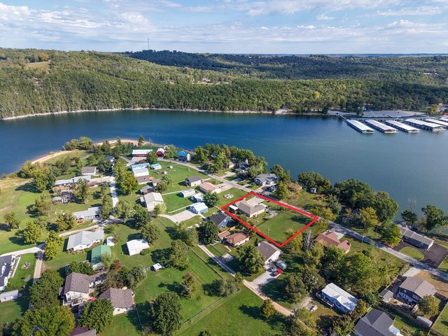 3041 Longbend Road, Galena, MO 65656