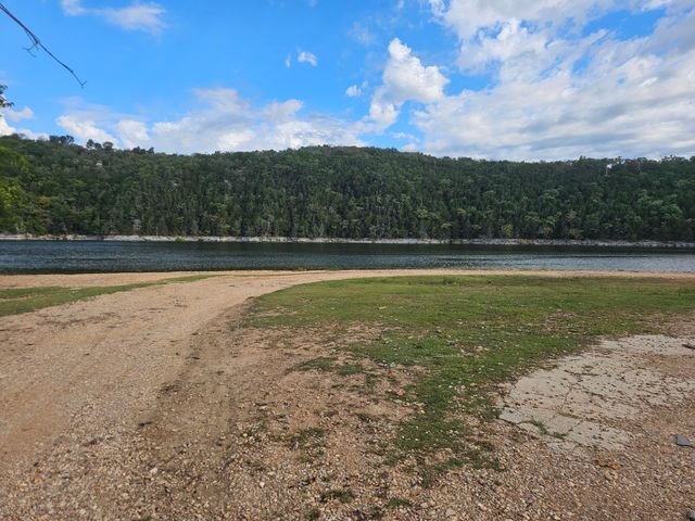3041 Longbend Road, Galena, MO 65656