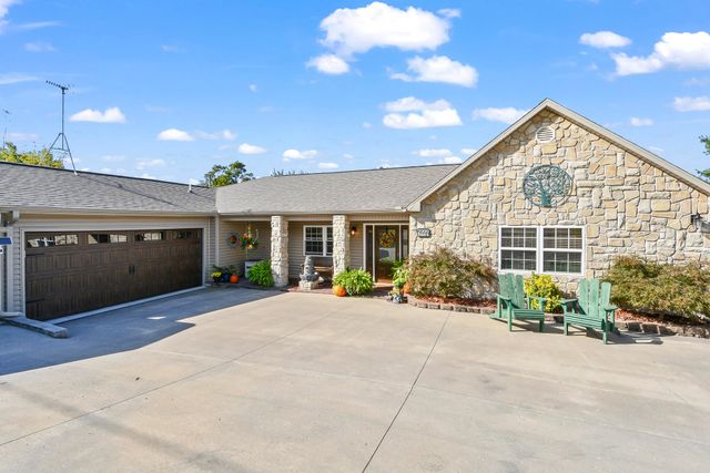 3041 Longbend Road, Galena, MO 65656