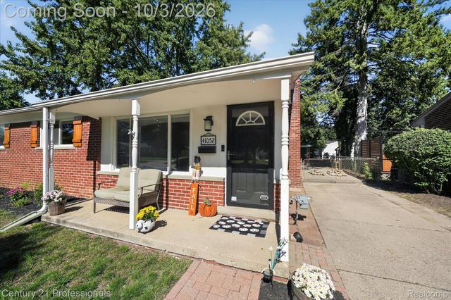 41052 Greenbrook Lane, Plymouth Charter Township, MI 48170