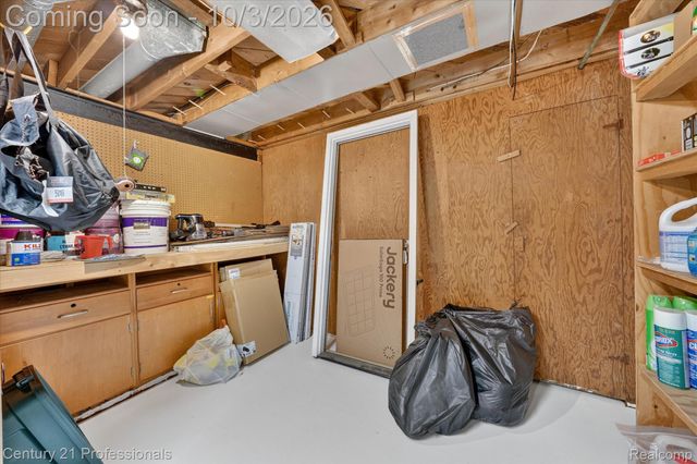 41052 Greenbrook Lane, Plymouth Charter Township, MI 48170