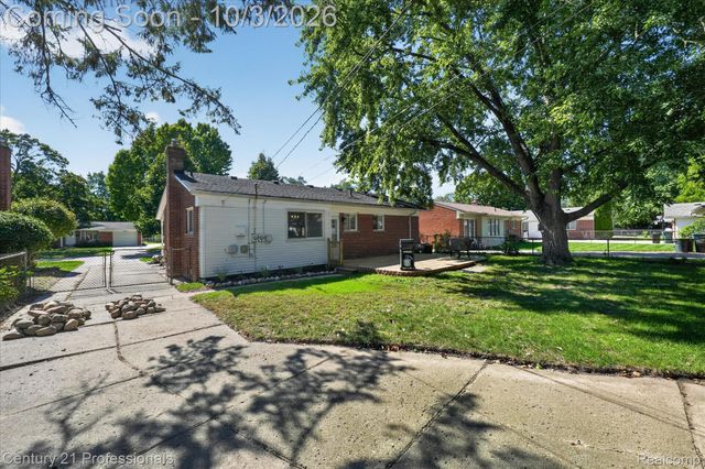 41052 Greenbrook Lane, Plymouth Charter Township, MI 48170