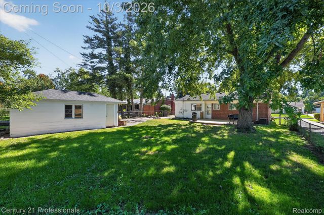 41052 Greenbrook Lane, Plymouth Charter Township, MI 48170