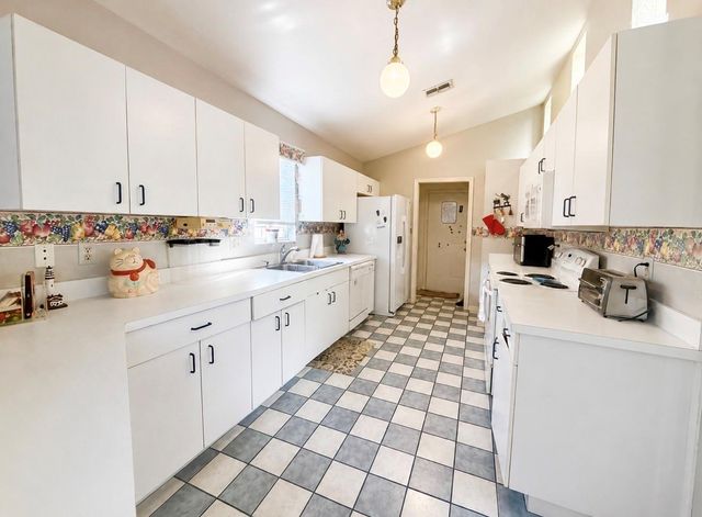 1430 WALDEN OAKS PLACE, Plant City, FL 33563