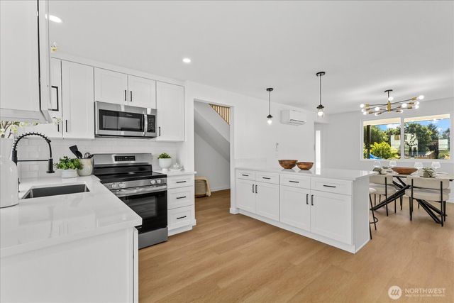 11235 NE 146th St, Kirkland, WA 98034