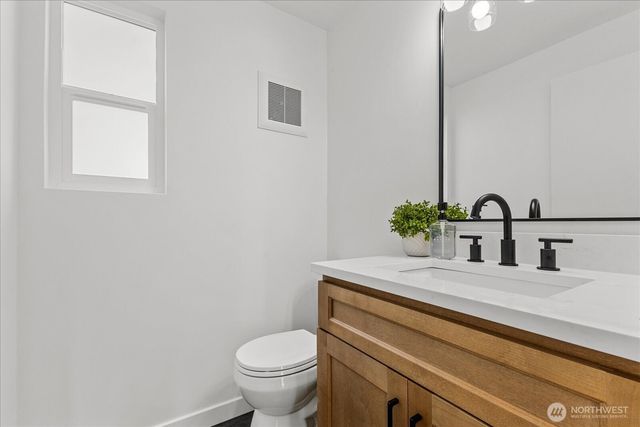 11235 NE 146th St, Kirkland, WA 98034