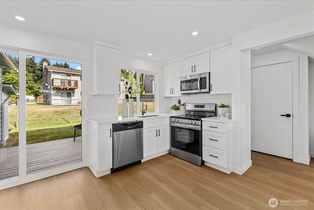 11235 NE 146th St, Kirkland, WA 98034