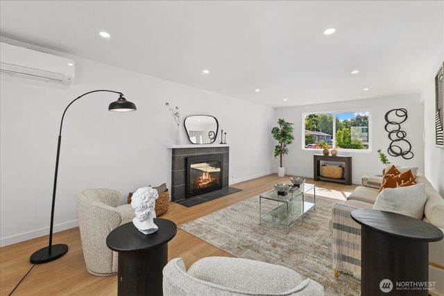 11235 NE 146th St, Kirkland, WA 98034