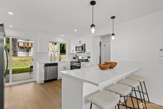 11235 NE 146th St, Kirkland, WA 98034