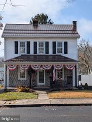 420 LOCUST ST, Burnham, PA 17009