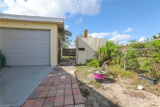 907 Laredo AVE, Lehigh Acres, FL 33936