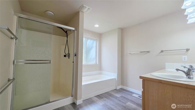 17933 73rd Avenue E, Puyallup, WA 98375