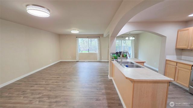 17933 73rd Avenue E, Puyallup, WA 98375