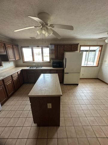 5260 E Summerholme Drive, Knox, IN 46534