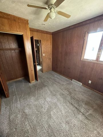 5260 E Summerholme Drive, Knox, IN 46534