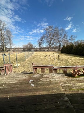 5260 E Summerholme Drive, Knox, IN 46534