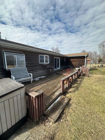 5260 E Summerholme Drive, Knox, IN 46534