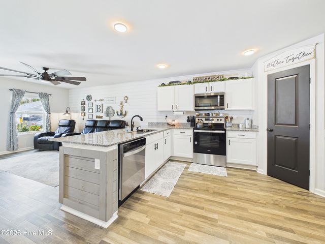 2504 Provence Drive SE, Bolivia, NC 28422