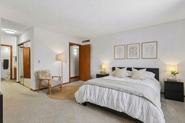 4465 Trenton Lane N 301, Plymouth, MN 55442