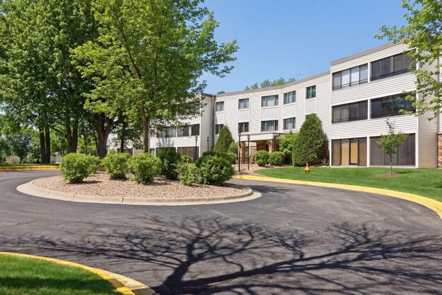 4465 Trenton Lane N 301, Plymouth, MN 55442