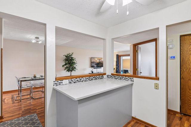 4465 Trenton Lane N 301, Plymouth, MN 55442