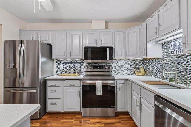 4465 Trenton Lane N 301, Plymouth, MN 55442