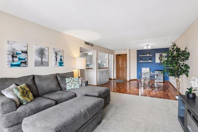 4465 Trenton Lane N 301, Plymouth, MN 55442