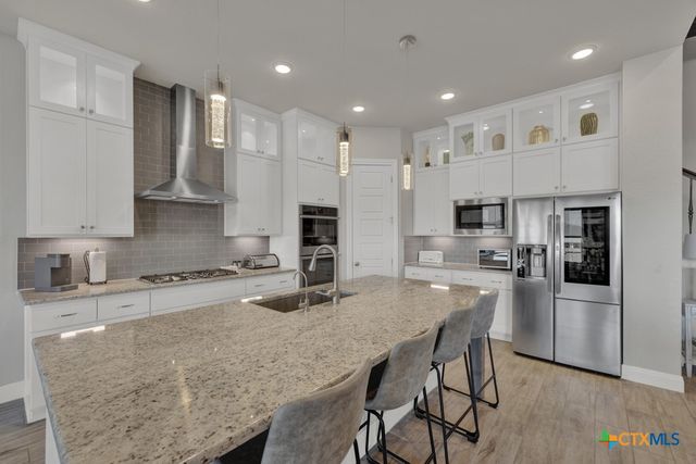 1426 Village Inn, New Braunfels, TX 78132