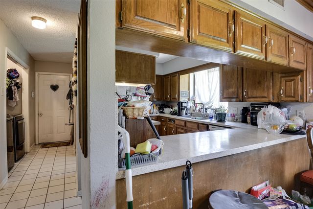 202 Pecan Creek Street, Red Oak, TX 75154