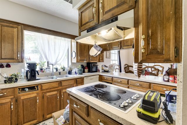 202 Pecan Creek Street, Red Oak, TX 75154