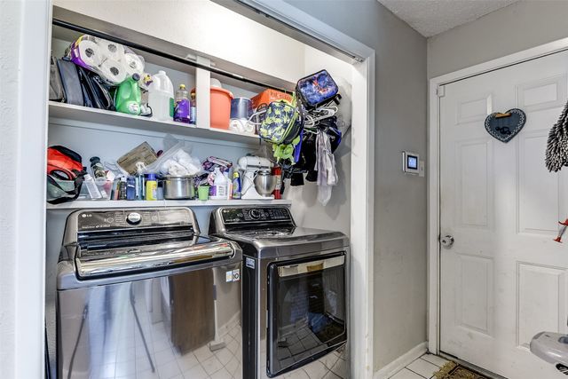 202 Pecan Creek Street, Red Oak, TX 75154