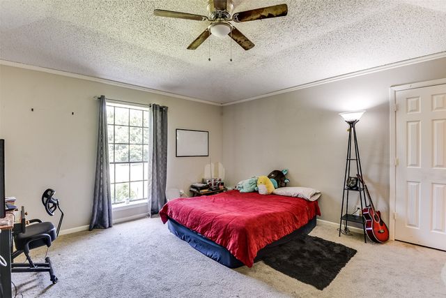 202 Pecan Creek Street, Red Oak, TX 75154