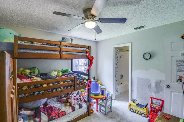 202 Pecan Creek Street, Red Oak, TX 75154
